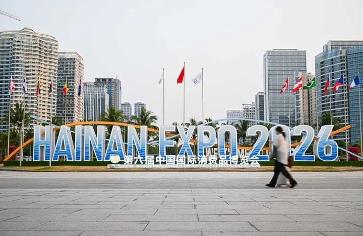 When You See Crowds Flooding the Fairgrounds, China’s Foreign Trade Factories Are Quietly Completing Their “Coming-of-Age Ceremony”